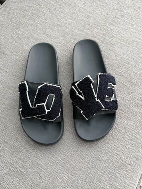 Tory Burch “LOVE” sandals/slides in navy, size 8
